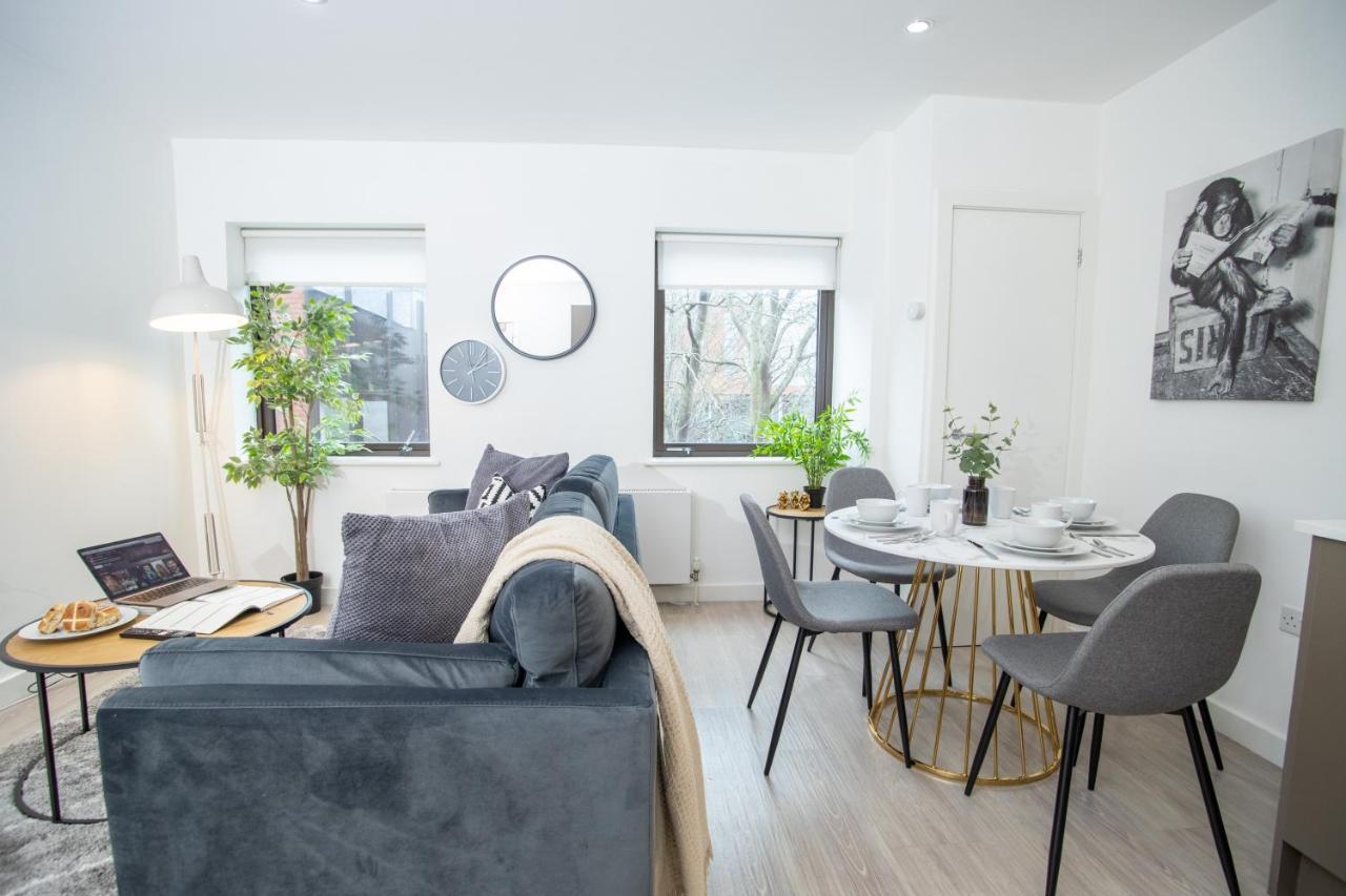 Pembroke House Apartments Exeter For Families Business Relocation Free Parking Екстериор снимка