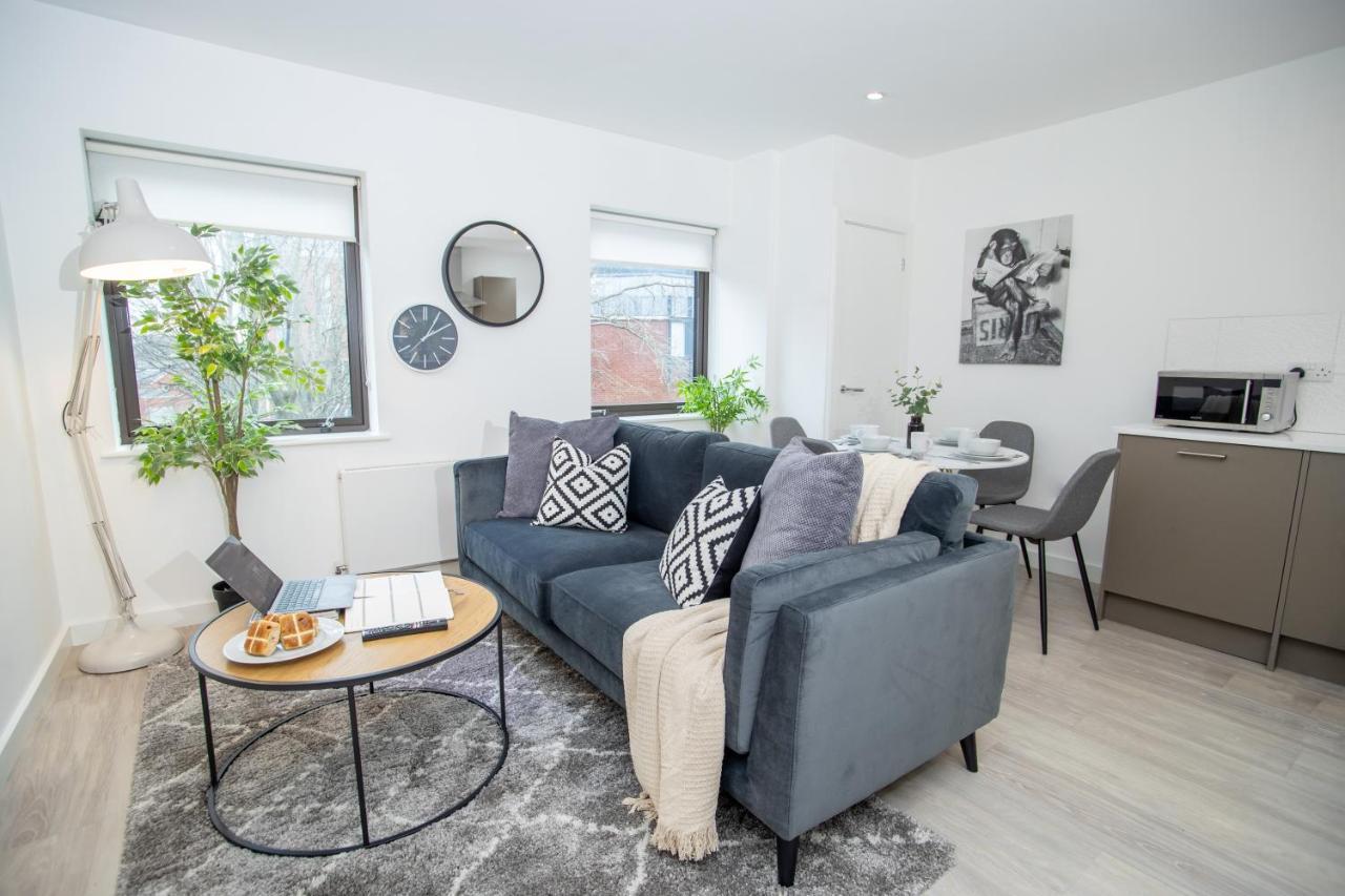 Pembroke House Apartments Exeter For Families Business Relocation Free Parking Екстериор снимка