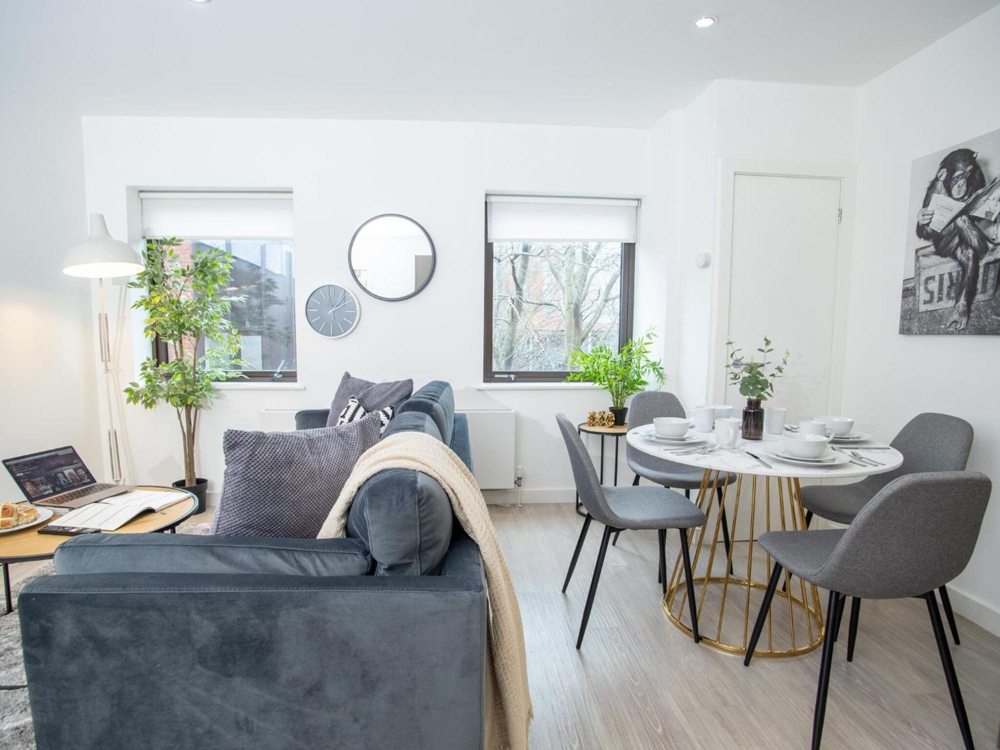 Pembroke House Apartments Exeter For Families Business Relocation Free Parking Екстериор снимка