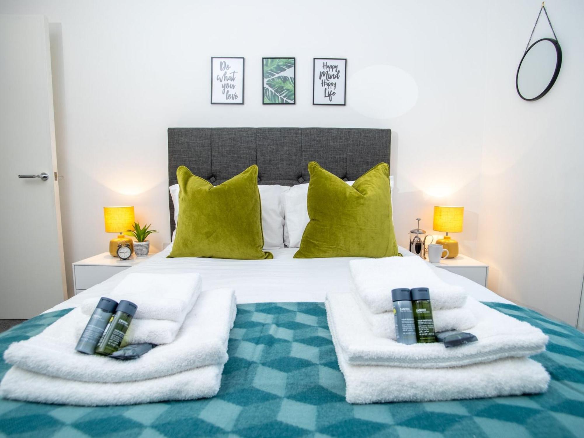Pembroke House Apartments Exeter For Families Business Relocation Free Parking Екстериор снимка